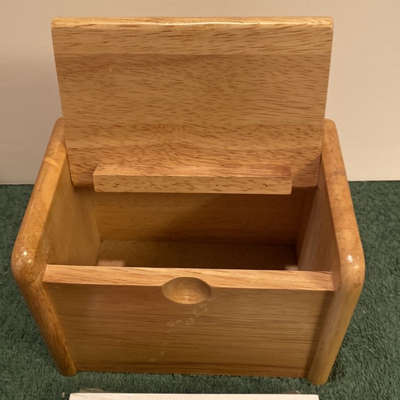Wooden Index Card File with new package of 3x5 index cards - Picture 2 of 7